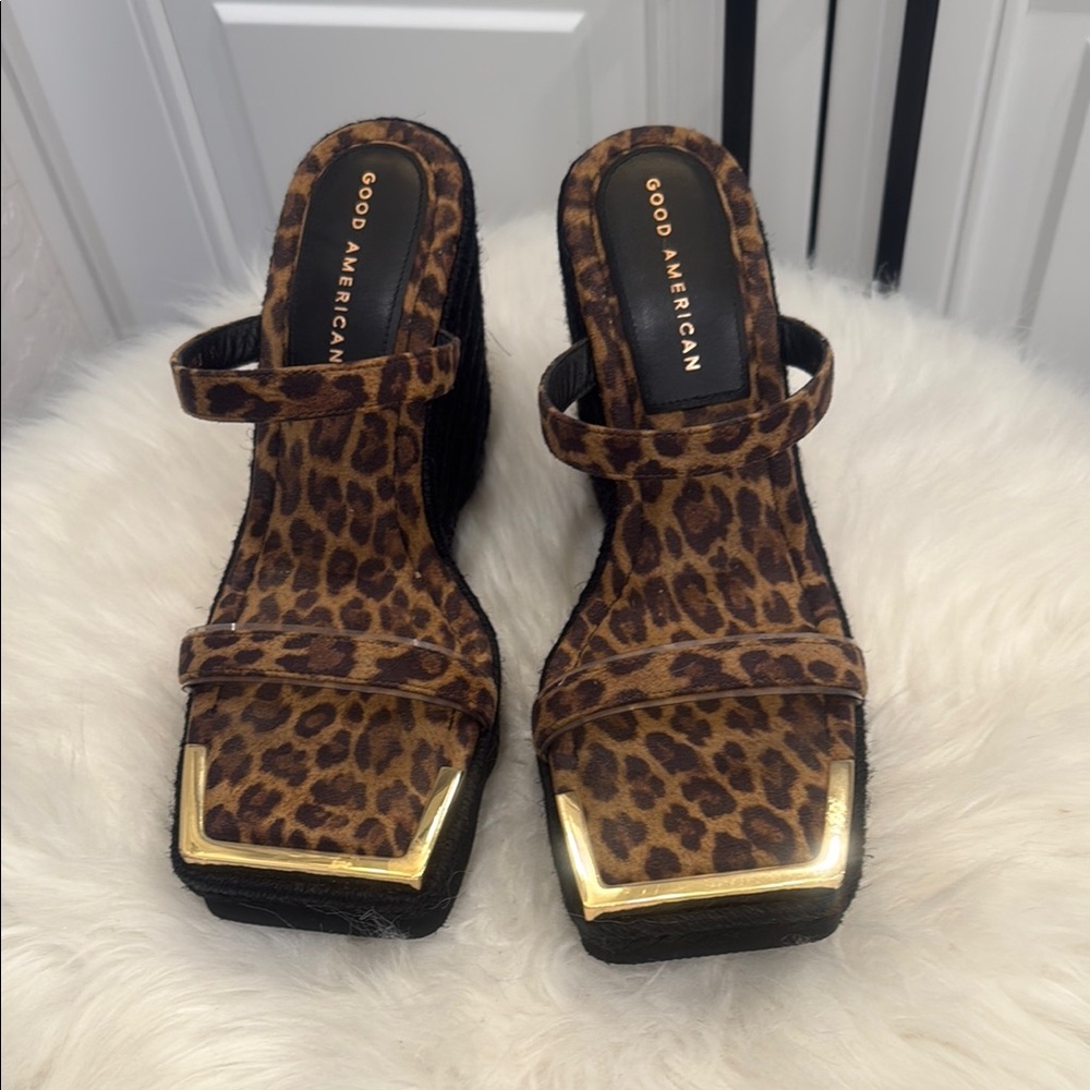 Good American Leopard Print Heels with Gold Accents